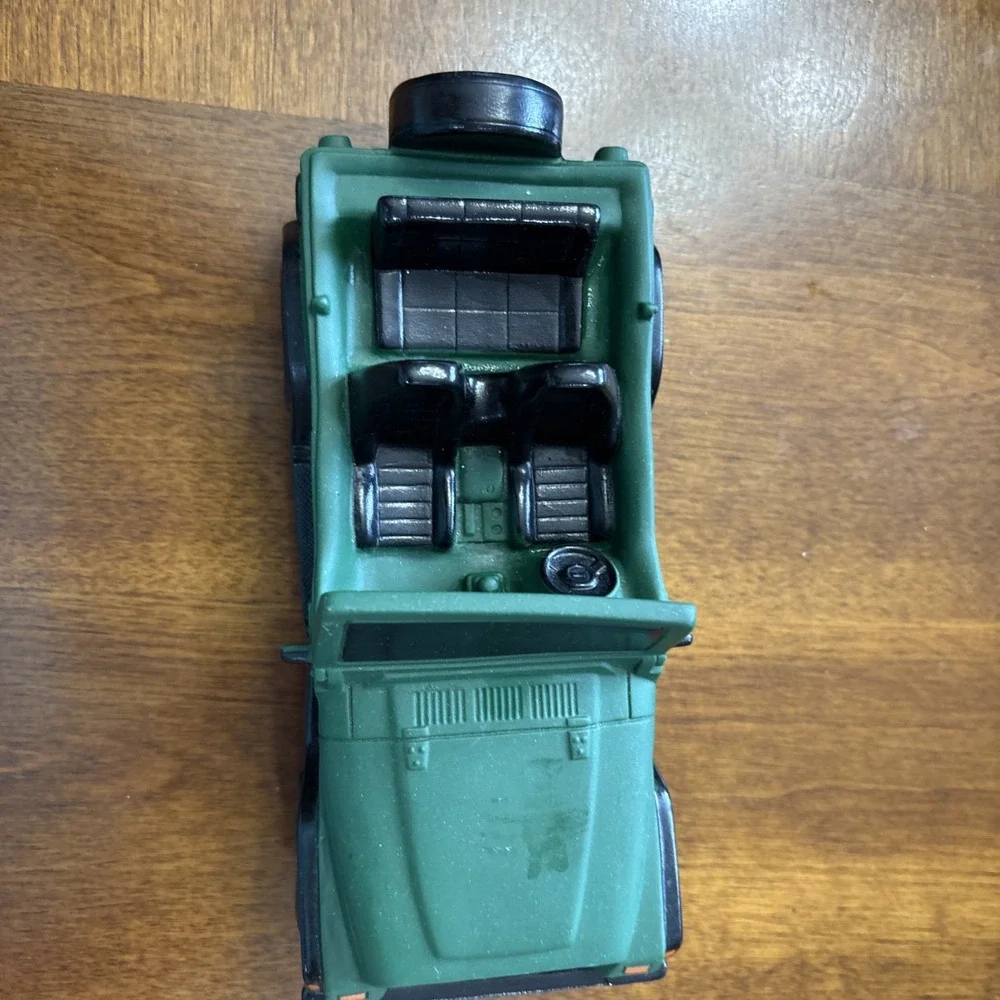 VTG Jeep Wrangler Plastic Figurine Or Dog Toy‎